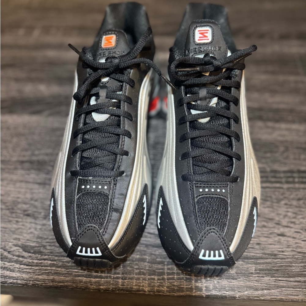 Nike Shox R4